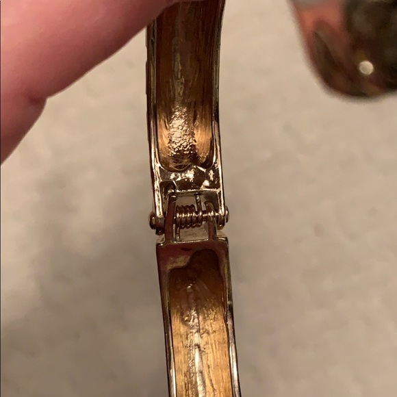 Preppy Cloisonné Giraffe Bangle Bracelet - Picture 3 of 5